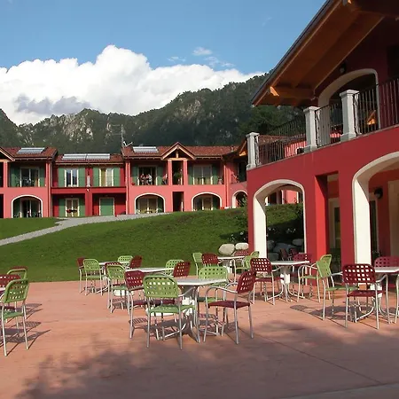 Luxurious Apartment In Idro With Pool