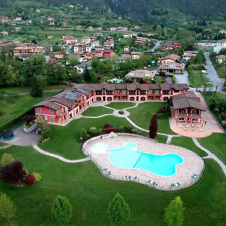 Luxurious Apartment In Idro With Pool Apartment